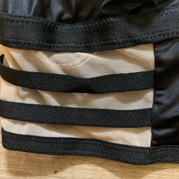 Victoria’s Secret bralette mesh details - Picture 2 of 7